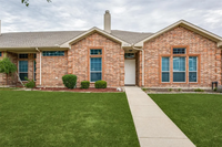 Building Photo - 1610 Poinsettia Blvd