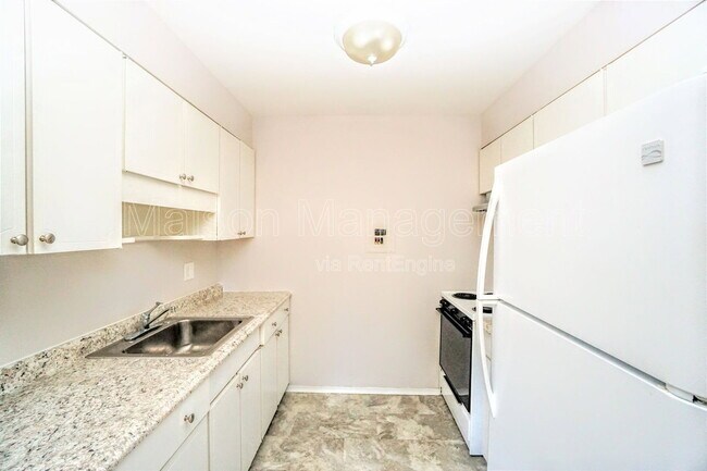 Building Photo - 146 Woodhill Dr