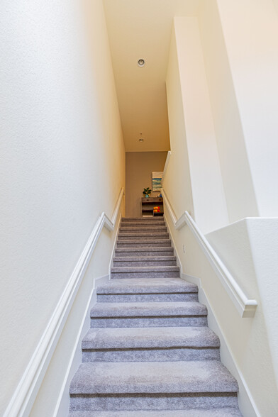 Building Photo - 8641 Piazza del Lago Cir