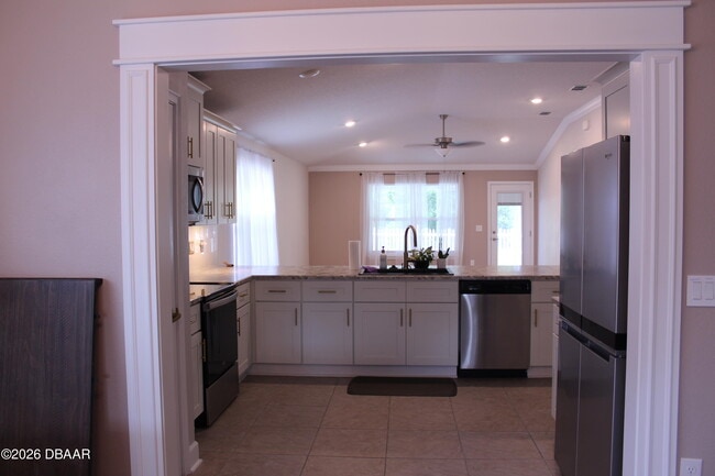Building Photo - 25 Rivertown Rd
