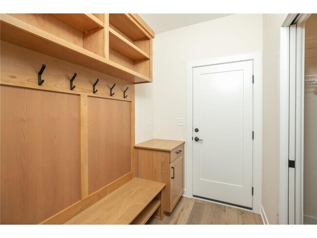 Building Photo - 301 Somerby Pkwy NE