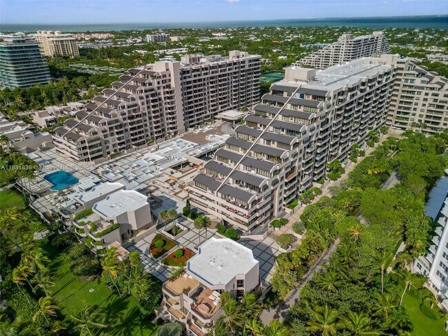 Building Photo - 251 Crandon Blvd