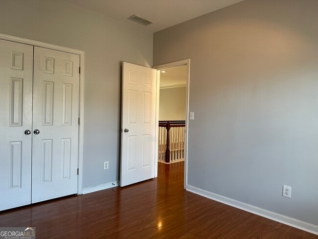 Building Photo - 669 Maple Grove Way