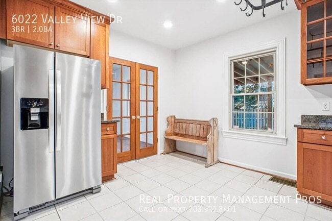 Building Photo - 6022 Valley View Dr