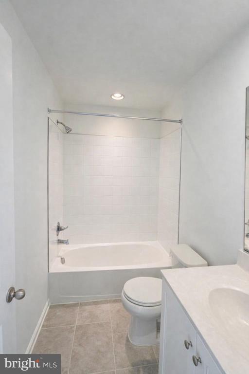 Building Photo - 58 Bolingbroke Wy