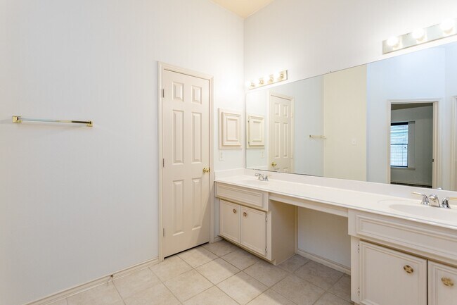 Building Photo - 4839 Taylor Lake Ct