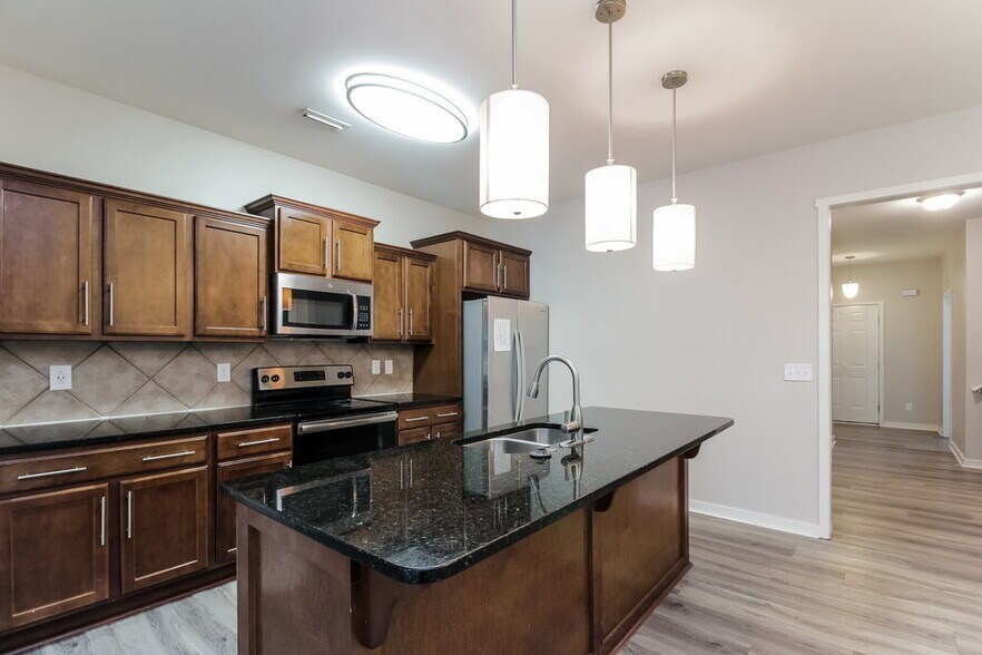 Building Photo - 1048 Joselynn Drive