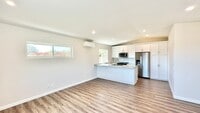 Building Photo - Beautiful Newer Custom Construction Detach...