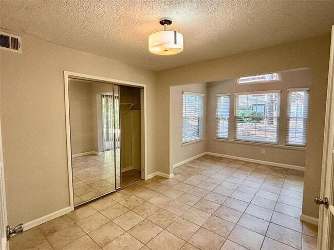 Building Photo - 320 Hawkstone Way