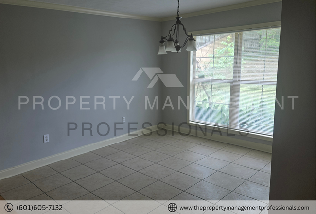 Building Photo - 121 Cherry Laurel Cir