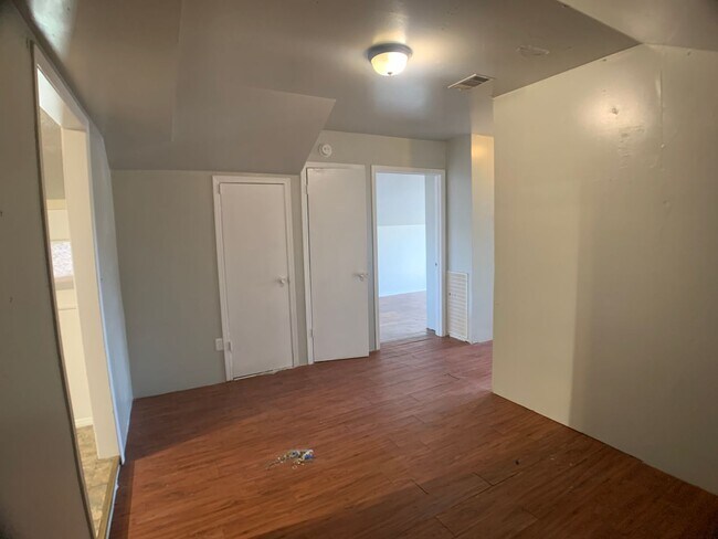 Building Photo - 5 Bedroom Choctaw!