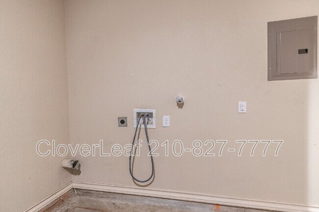 Building Photo - 7007 Donovan Wy