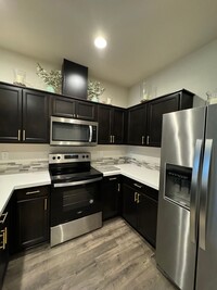 Building Photo - Fully furnished beautiful townhome!