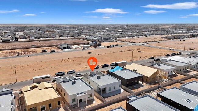 Building Photo - 15233 Expectation Ave