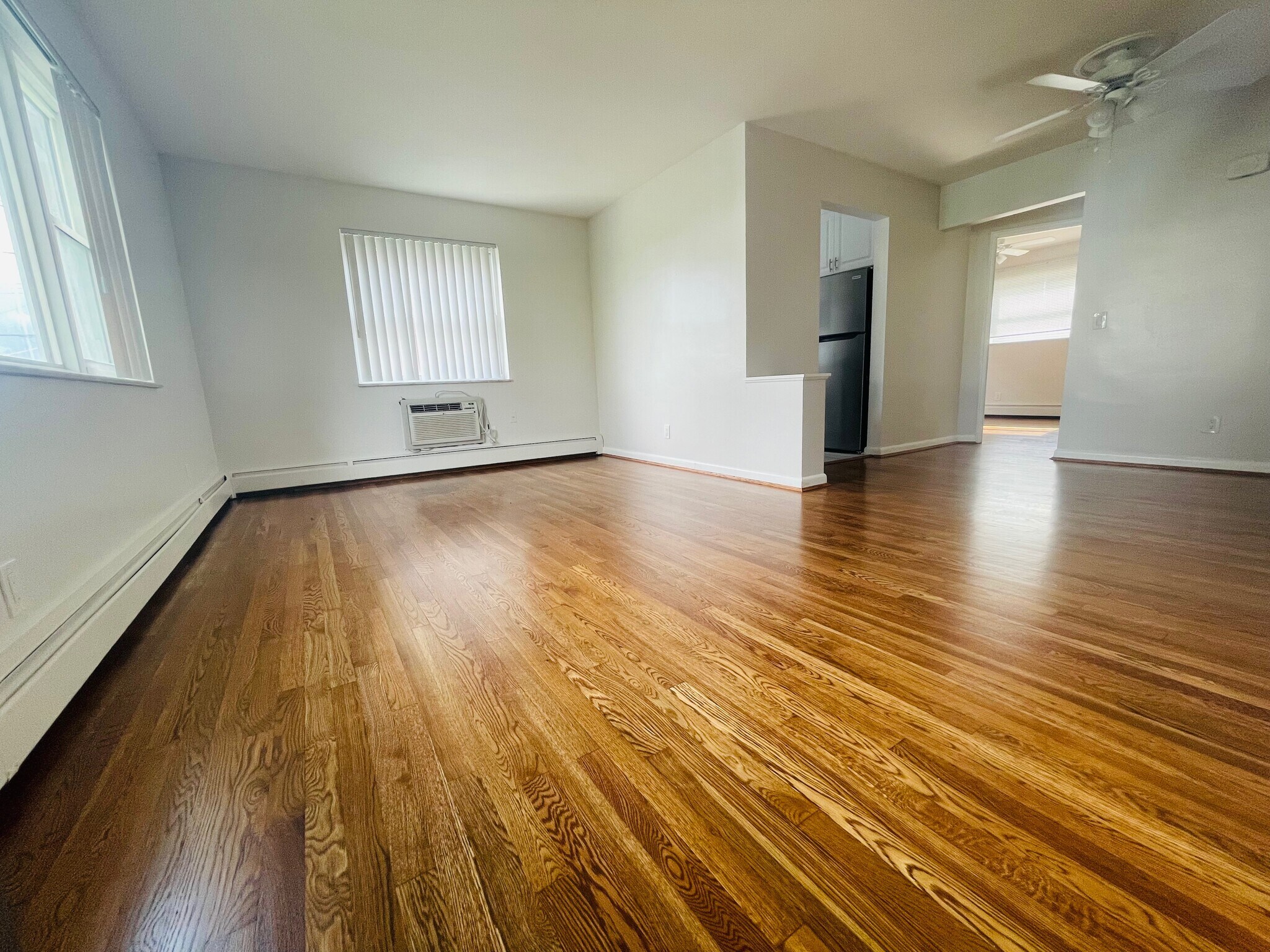 Building Photo - 7803 Lake Ave