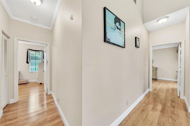 Building Photo - 7644 Elm Ridge Dr