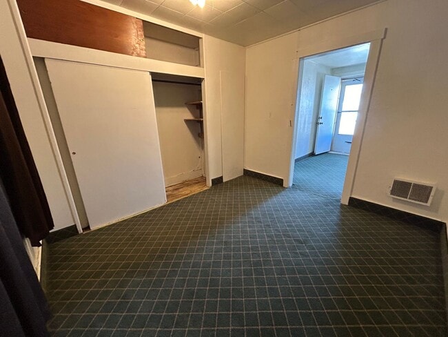 Building Photo - 821 W Main St