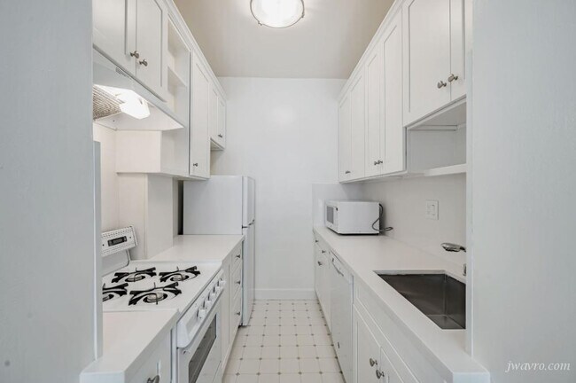 Primary Photo - 57 Hermann St