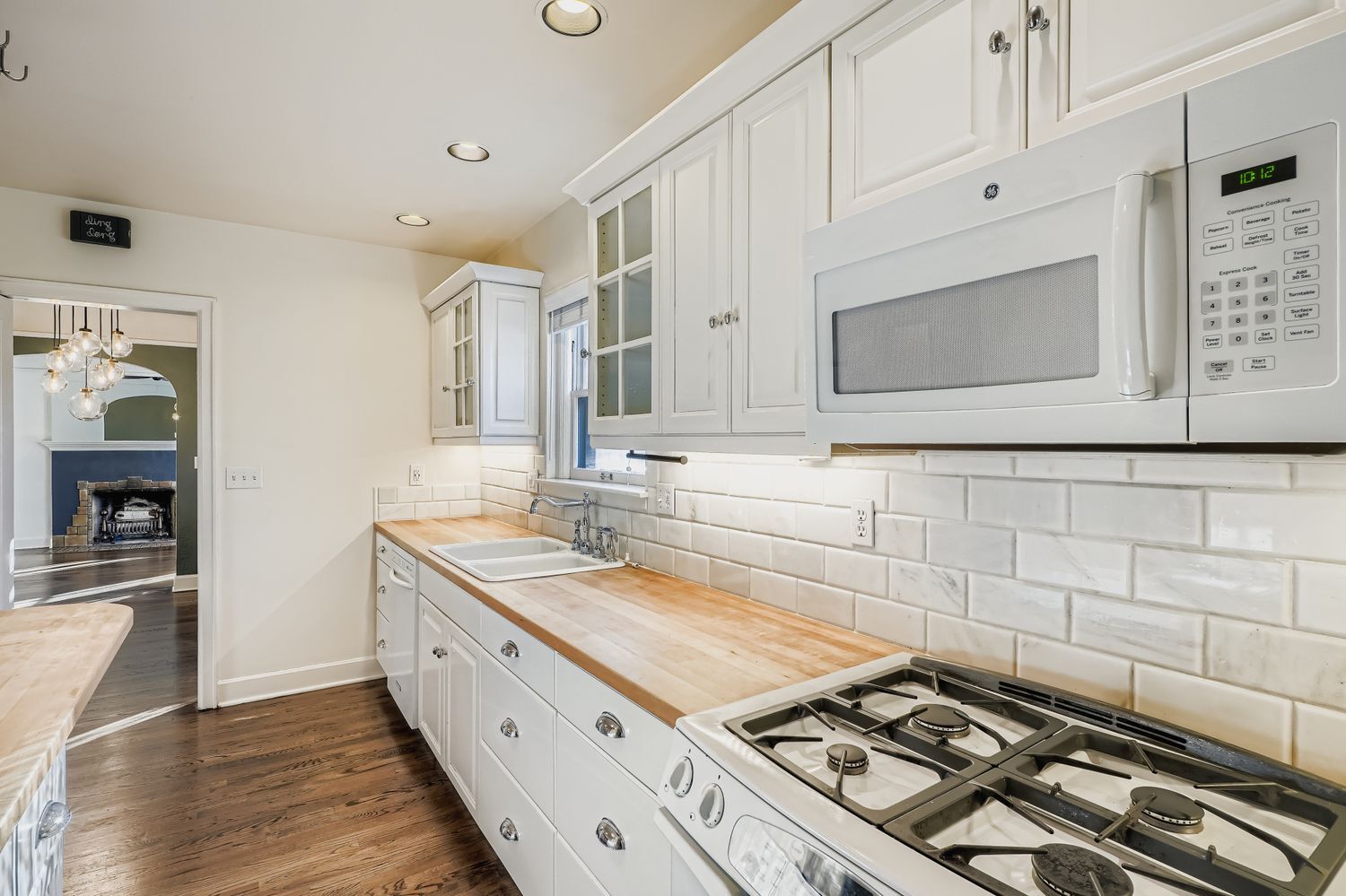 Building Photo - 1655 Jasmine St