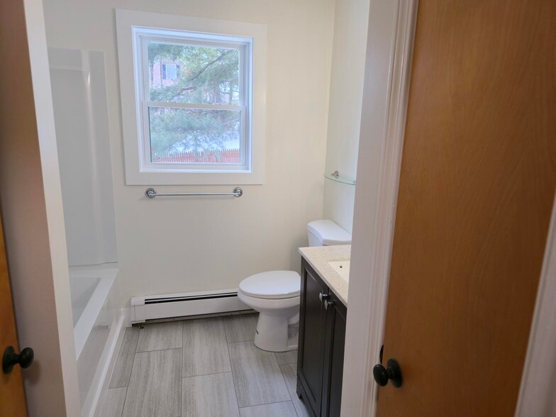 First Floor Bathromm - 21 Old Etna Rd
