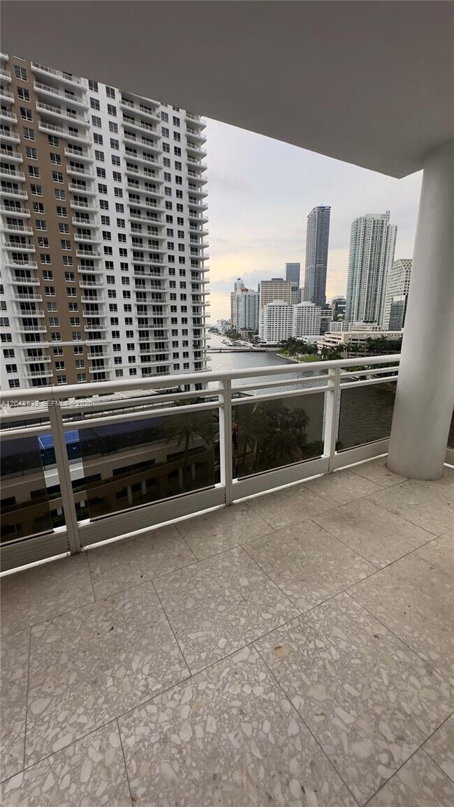 Building Photo - 901 Brickell Key Blvd