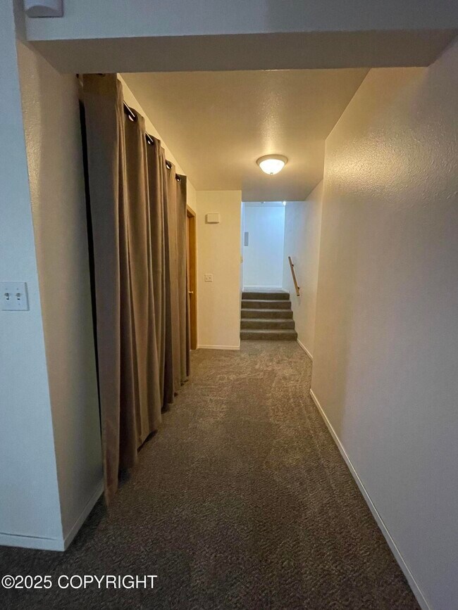 Building Photo - 3903 Iowa Dr