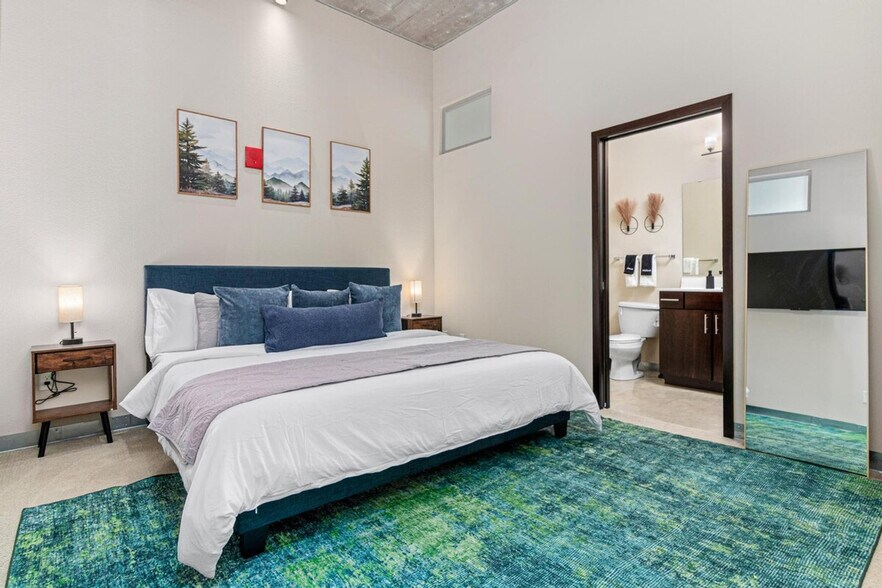 Building Photo - 718 N Washington Ave