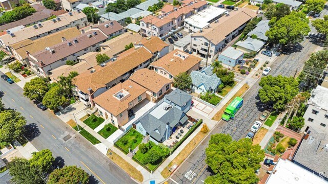 Building Photo - 569 E Cypress Ave