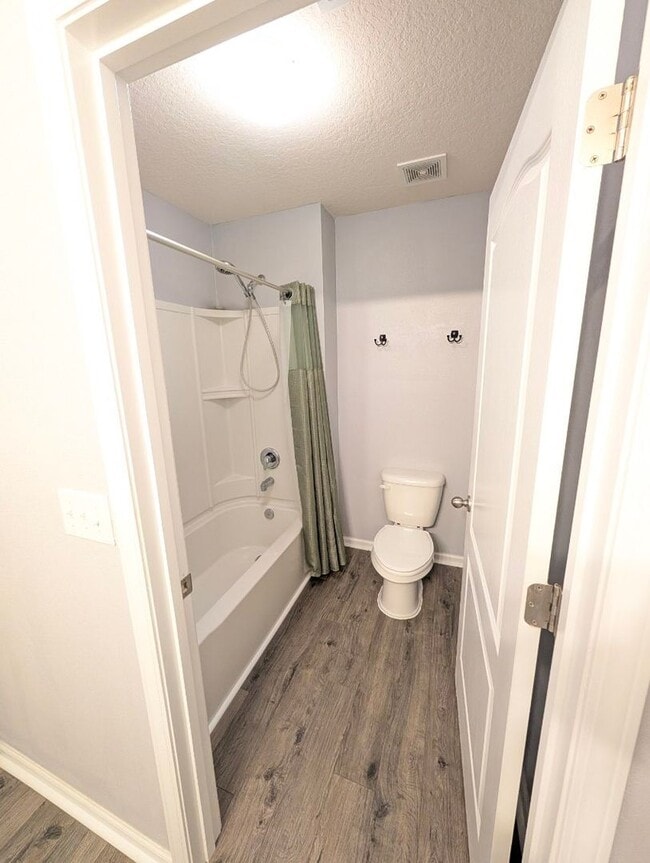 Building Photo - Spacious 5 Bedroom, 3 Bathroom Home with Flex Room, Loft & Pond View