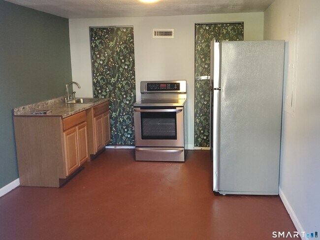 Building Photo - 118 Pullen Ave