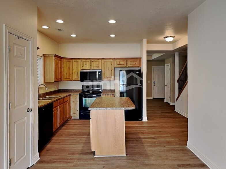 Building Photo - 247 Boston Dr