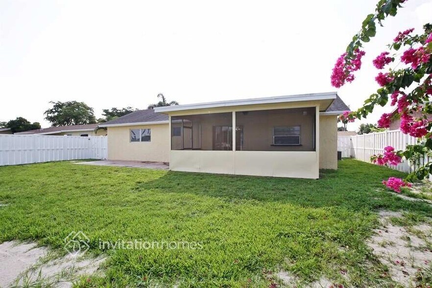Building Photo - 350 NW 99th Way