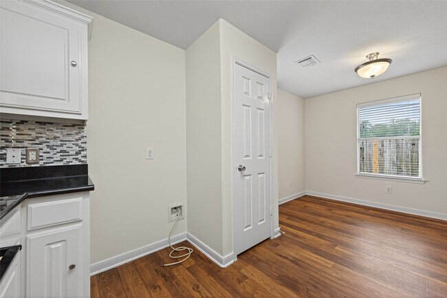 Building Photo - 4107 Pedernales River Ln