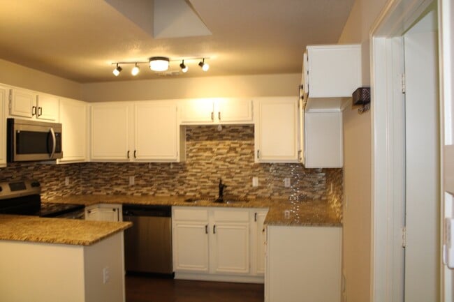 Building Photo - 3133 Walingford Dr