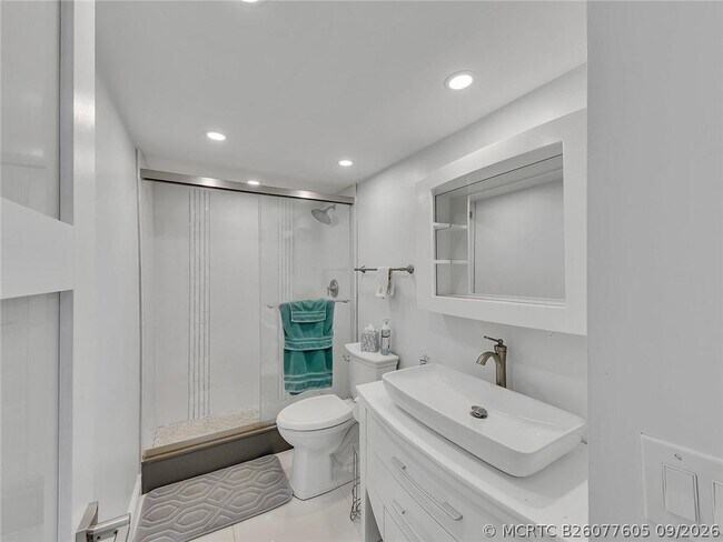 Building Photo - 4280 Galt Ocean Dr