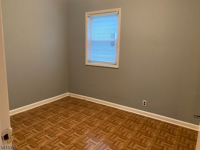 Building Photo - 610 Downer St