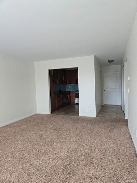 Building Photo - 1160 Catalpa Dr