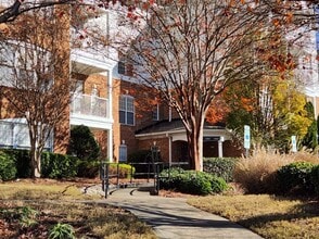 Building Photo - 3 Bedroom 2 Bathroom Condo in Belle Vista Gated Community