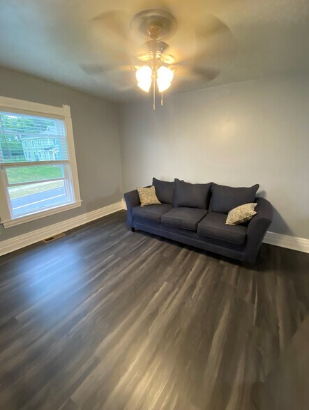 Building Photo - 206 Columbus Ave