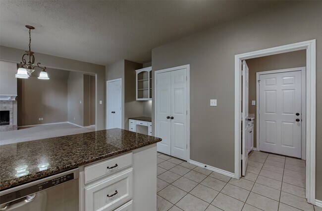 Building Photo - 14918 Pollux Dr