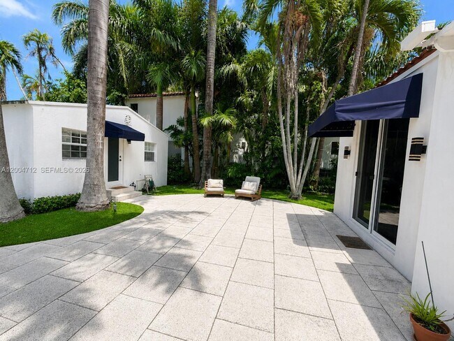 Building Photo - 265 Palm Ave