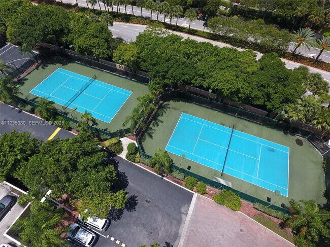 Building Photo - 19555 E Country Club Dr