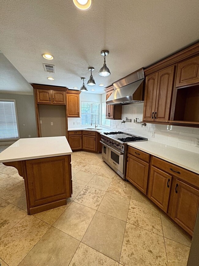 Building Photo - 2312 Lisa Ln