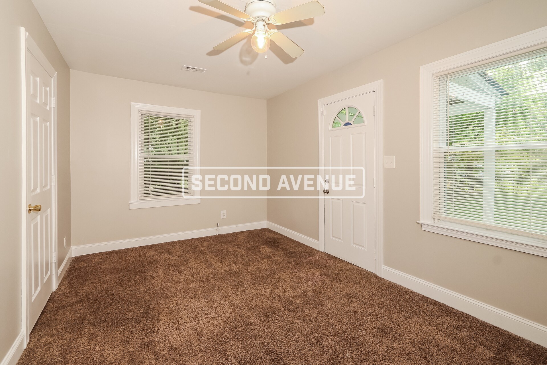 Building Photo - 3746 Kahlert Ave