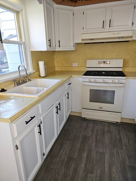 Building Photo - 1111 Briarcliff Ln