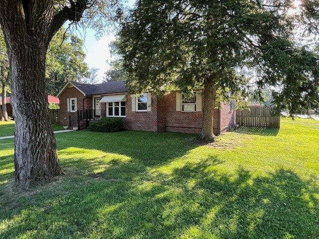 Building Photo - 1407 Bel Aire Dr