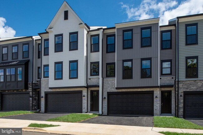 Building Photo - 354 Evermore Ln