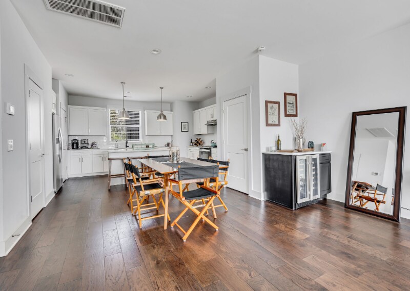 Building Photo - 740 Inspiration Blvd