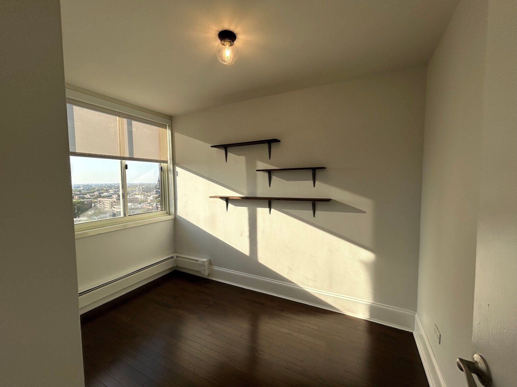 Building Photo - 1350 N Dearborn St