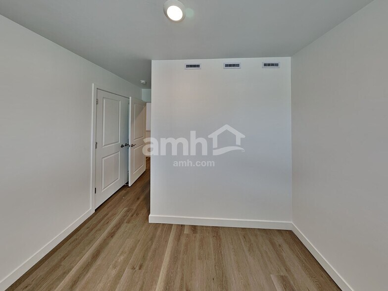 Building Photo - 6467 E Paseo Alga